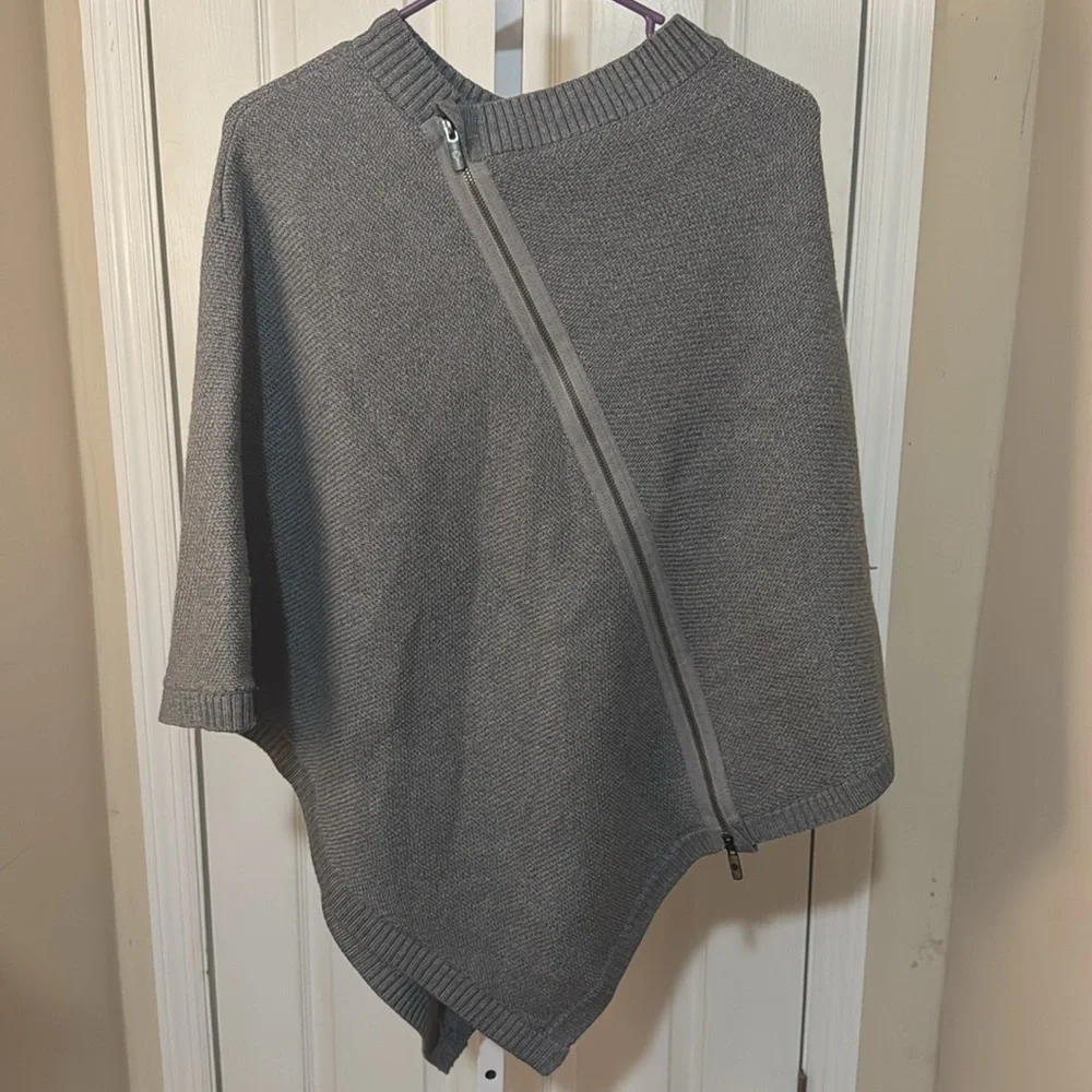 Lululemon on the go poncho